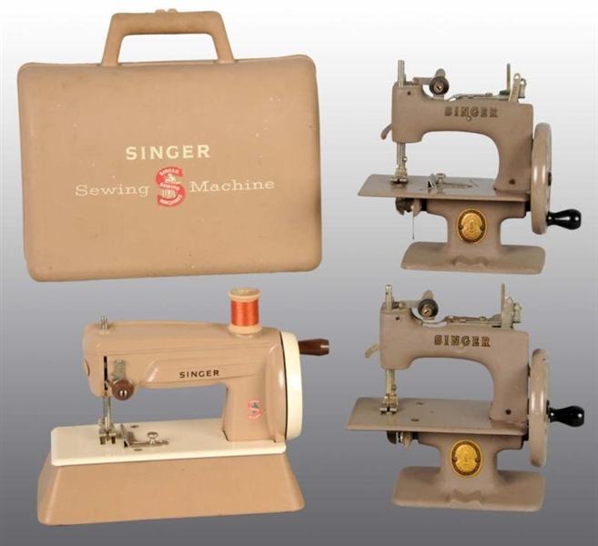 LOT OF 3: SINGER CHILDS TOY SEWING MACHINES.     