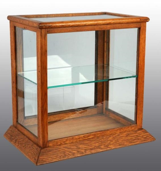 WOODEN COUNTRY STORE DISPLAY CASE.                