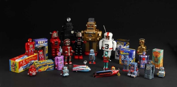LOT OF 25: CONTEMPORARY ROBOT & SPACE TOYS.       