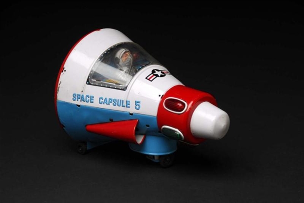 SPACE CAPSULE 5 TOY.                              