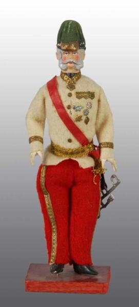 CLOTH & COMPOSITION MILITARY FIGURE.              