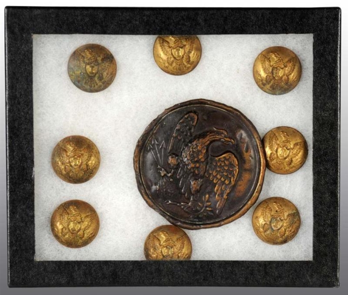 LOT OF CIVIL WAR UNION BREAST EAGLE BUTTONS.      