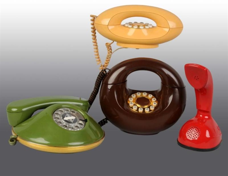 LOT OF 4: MODERN DESIGN TELEPHONES.               