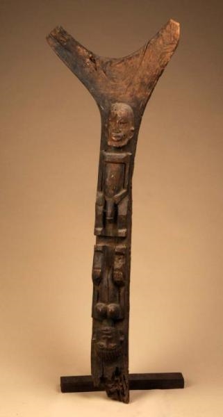 WEST AFRICAN DOGON POST DEPICTING A COUPLE.       