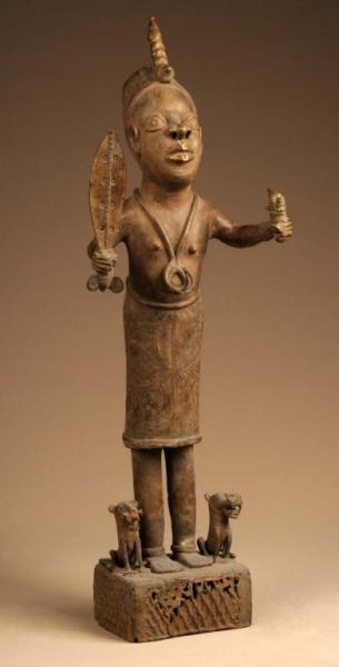WEST AFRICAN CHIEF/KING FIGURE WITH 2 LIONS.      
