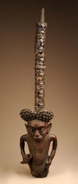 AFRICAN DECORATIVE PALACE PIPE.                   