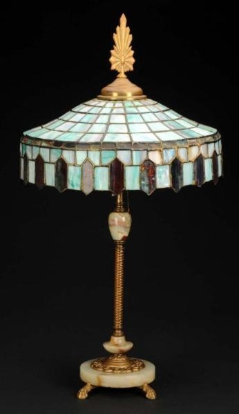 ANTIQUE LEADED GLASS LAMP.                        