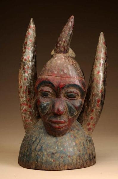 WOODEN AFRICAN DOUBLE HEAD & HORN MASK.           