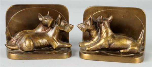 PAIR OF SITTING SCOTTIE BOOKENDS.                 