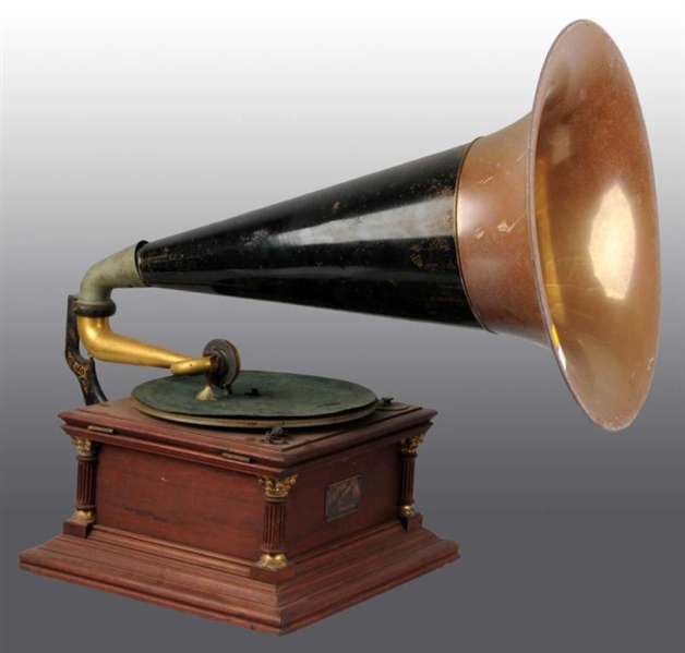VICTROLA NO. 2 WITH LARGE BRASS METAL HORN.       