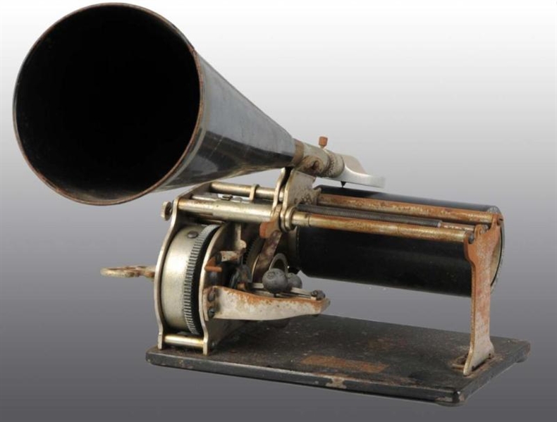 SMALL EARLY GRAMOPHONE WITH TIN HORN.             