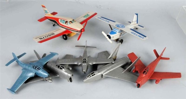 LOT OF 7: VARIOUS AIRPLANE TOYS.                  