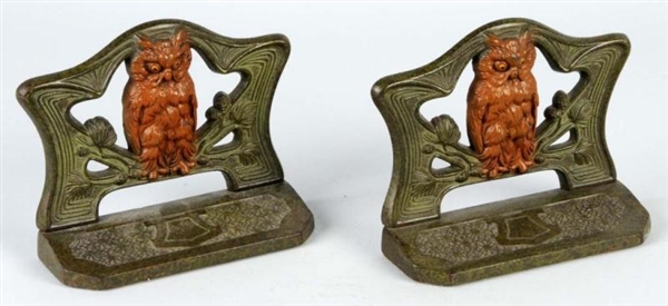 CAST IRON OWL BOOKENDS.                           