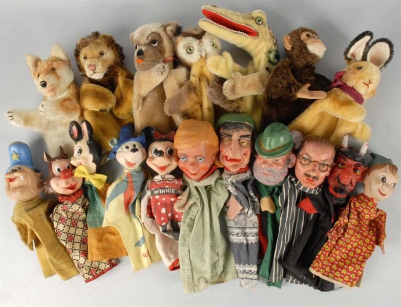 LOT OF 22: MISCELLANEOUS TOY HAND PUPPETS.        
