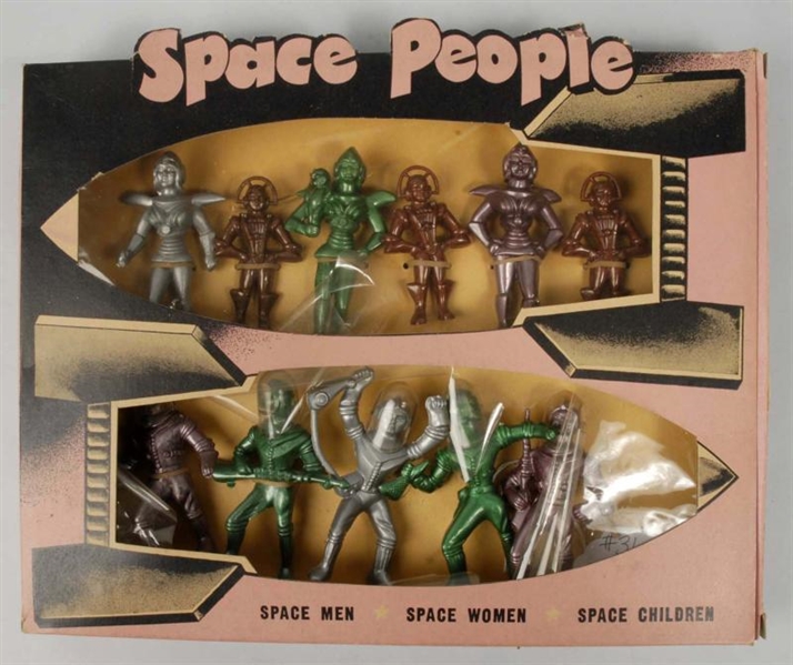 LOT OF 11: ARCHER PLASTIC SPACE PEOPLE.           