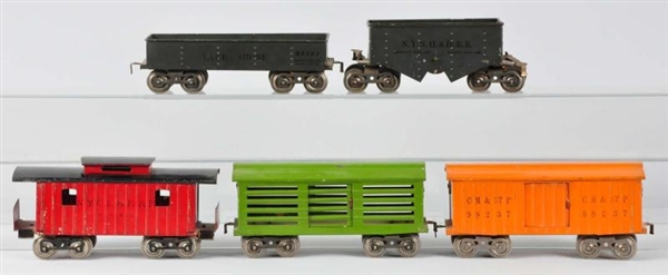 LOT OF 5: TINPLATE LIONEL 100 SERIES FREIGHT CARS 