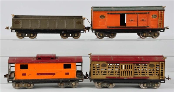 LOT OF 4: TINPLATE LIONEL 200 SERIES FREIGHT CARS 