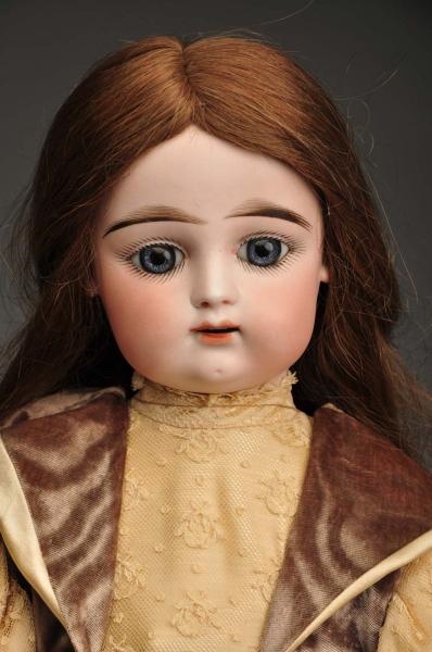 FRENCH BISQUE BÊBÊ DOLL.                          