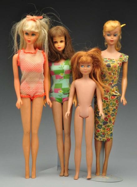 LOT OF 4: BARBIE AND FAMILY DOLLS.                