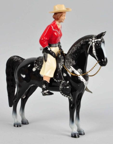 HARTLAND LARGE RED & WHITE COWGIRL HORSE & RIDER. 