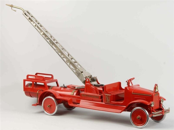 PRESSED STEEL BUDDY L WATER TOWER TRUCK TOY.      