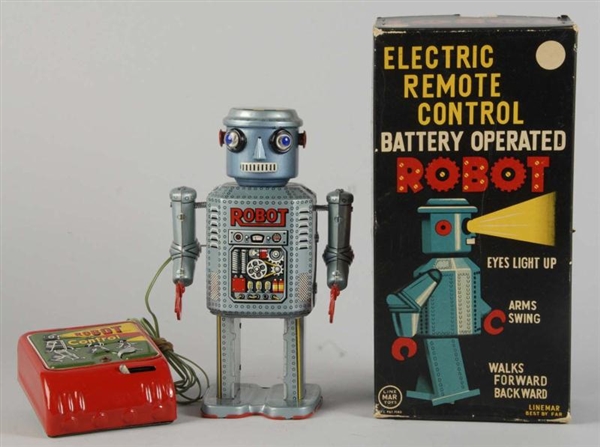 TIN LITHO R-35 ROBOT BATTERY-OPERATED TOY.        