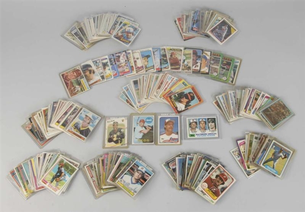 LOT OF 150+ 1950S - 1990S BASEBALL CARDS.         