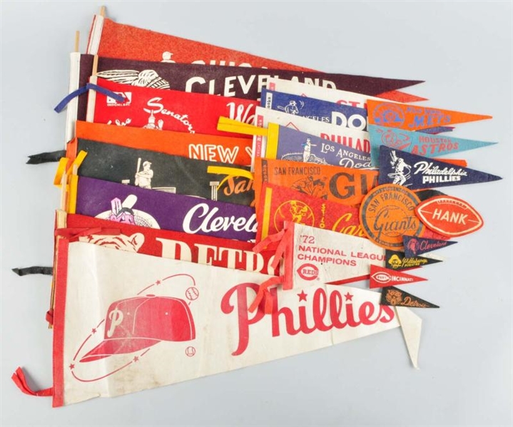 LOT OF 24: VINTAGE BASEBALL PENNANTS & PATCHES.   