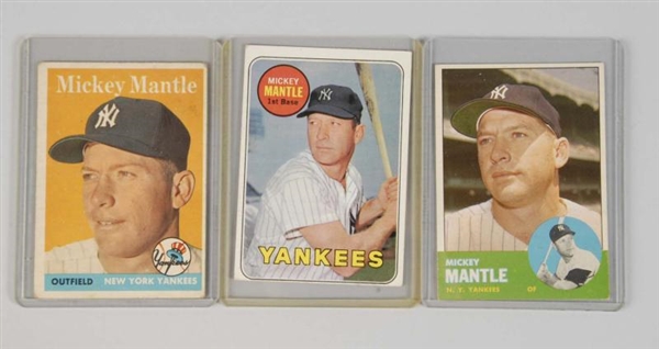 LOT OF 3: TOPPS MICKEY MANTLE BASEBALL CARDS.     