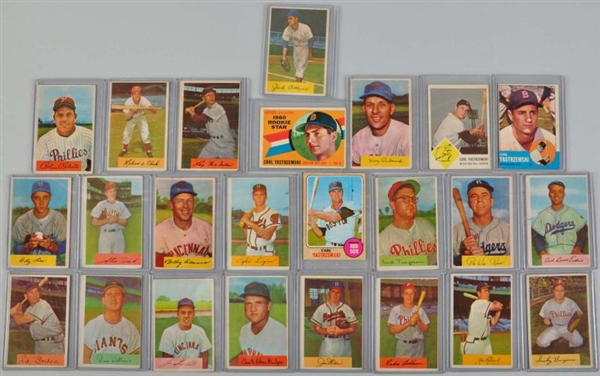 LOT OF 88: BOWMAN 1954 BASEBALL CARDS.            