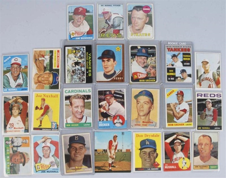 LOT OF 23: TOPPS BASEBALL CARDS.                  