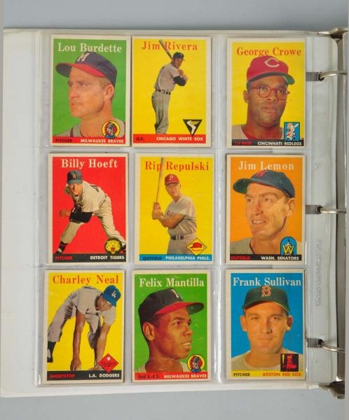 APPROXIMATELY 400 TOPPS 1958 BASEBALL CARDS.      