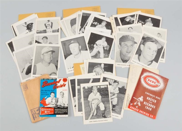 LOT OF VINTAGE BASEBALL GUIDES & PHOTOS.          