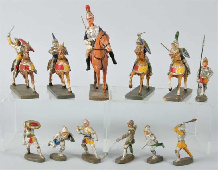 LOT OF 17: ELASTOLIN MEDIEVAL KNIGHTS.            