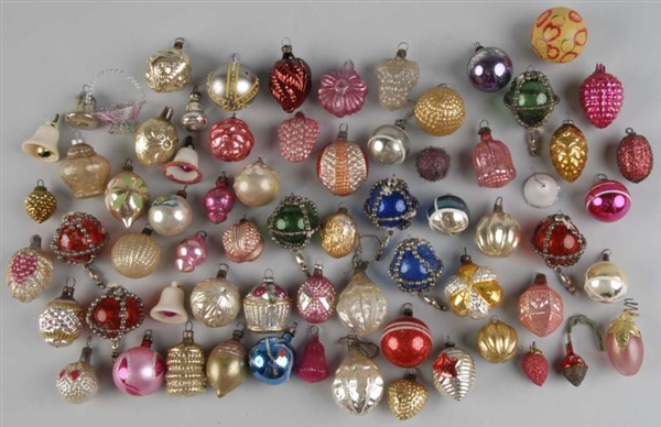LARGE LOT OF SMALL GLASS CHRISTMAS ORNAMENTS.     