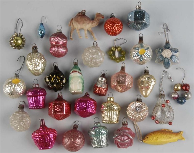 LARGE LOT OF SMALL ORNAMENTS.                     