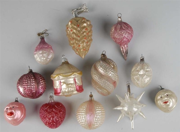 LOT OF 12: GLASS CHRISTMAS ORNAMENTS.             
