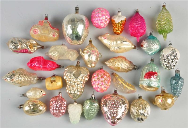 LOT OF 30: GLASS CHRISTMAS ORNAMENTS.             