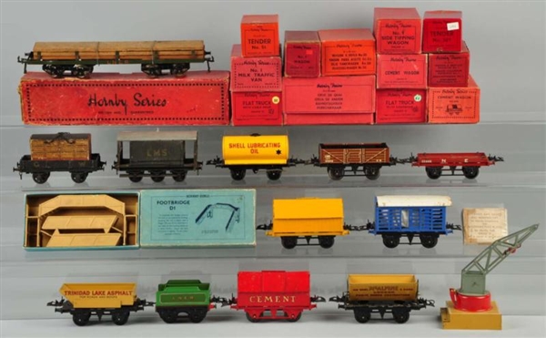 LOT OF 16: HORNBY TRAIN CARS & ACCESSORIES.       