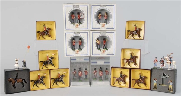 LOT OF 30: BRITAINS & OTHER SOLDIERS & FIGURES.   