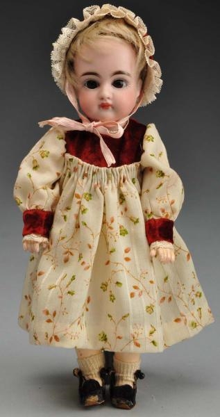 KESTNER DOLL WITH CLOSED MOUTH.                   