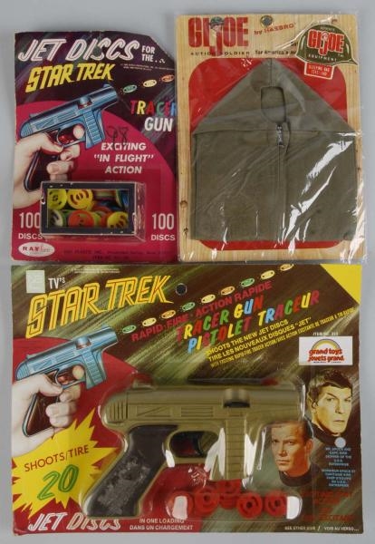 LOT OF 3: 1970S TV CHARACTER ITEMS.               