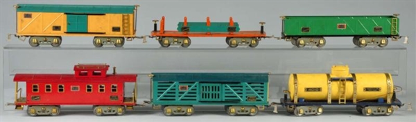 LOT OF 6: TINPLATE AMERICAN FLYER FREIGHT CARS.   