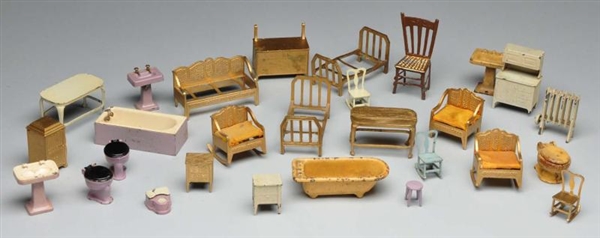 LOT OF TOOTSIE TOY DOLL HOUSE FURNITURE.          
