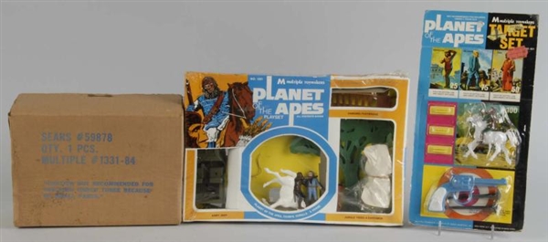 LOT OF 3: PLANET OF THE APES PLAYSET ITEMS.       