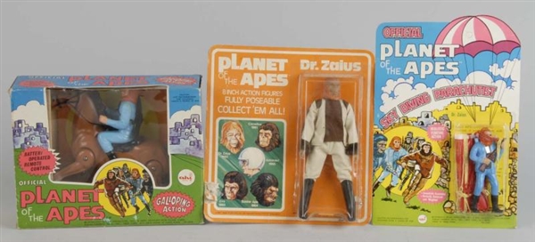 LOT OF 3: VINTAGE PLANET OF THE APES ITEMS.       