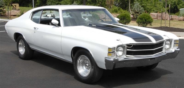 1972 CHEVROLET CHEVY CHEVELLE CLASSIC CAR.        