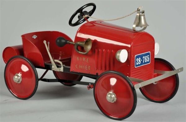 PRESSED STEEL STEELCRAFT FIRE CHIEF PEDAL CAR TOY 
