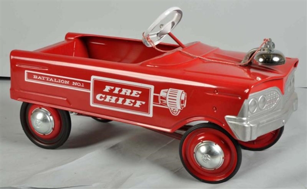 MURRAY V-FRONT FIRE CHIEFS CAR PEDAL TOY.        