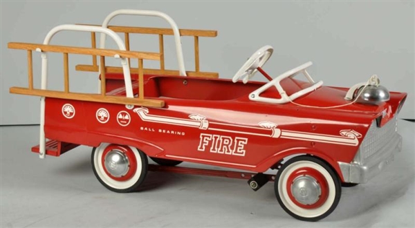 PRESSED STEEL MURRAY DELUXE FIRE TRUCK PEDAL TOY. 